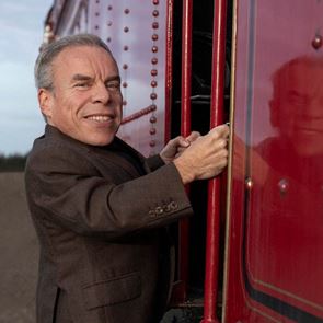 HBO обяви завръщането на професор Флитуик в новия сериал &quot;&lt;em>Хари&lt;/em> Потър&quot;