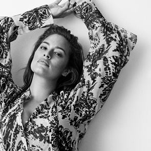 Бременната Ашли Греъм на корицата на <em>Vogue</em>