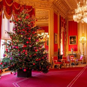 Коледната декорация в Уиндзор носи спомени от миналото