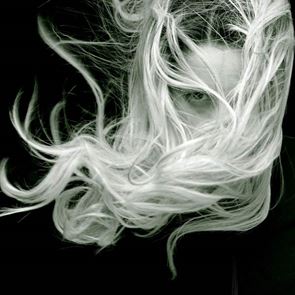 Помага ли фолиевата киселина в растежа на косата