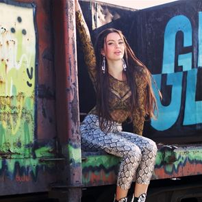 Последният хит на Ева Пармакова покорява световния ефир