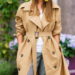 20+4 идеи как да носите тренч тази пролет