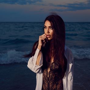 Just Look at Alina Ratii