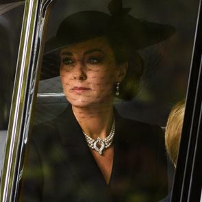 Кейт Мидълтън почете паметта на кралицата по изненадващ начин