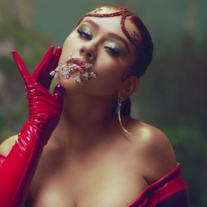 Кристина Агилера се завърна с нов испански албум