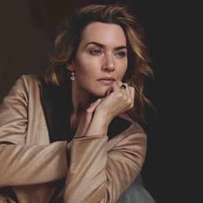 Кейт Уинслет ще бъде модел и военен кореспондент на <em>Vogue</em> на големия екран