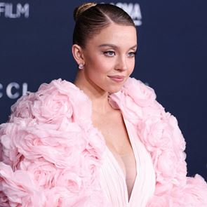 Троловете критикуват голите сцени на <em>Сидни</em> <em>Суини</em>, но тя има отговор