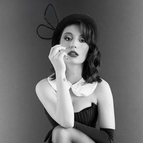 &lt;em>Михаела&lt;/em> &lt;em>Маринова&lt;/em> с роля в &quot;Кабаре&quot; в Музикалния театър