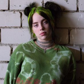 &lt;em>Били&lt;/em> &lt;em>Айлиш&lt;/em> издава книга с непоказвани досега снимки