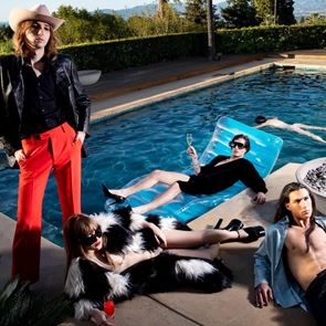 &lt;em>Maneskin&lt;/em> се завръщат с горещ летен сингъл