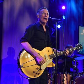 Брайън Адамс с концерт в София