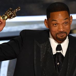 &lt;em>Уил&lt;/em> &lt;em>Смит&lt;/em> удари Крис Рок, спечели &quot;Оскар&quot; и се разплака