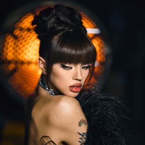 DARA изненадва с първа балада