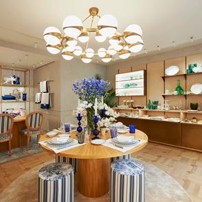 &lt;em>Dior&lt;/em> отвори първия си интериорен бутик в Париж