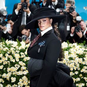 Моментът, който чакахме! Риана обяви, че е бременна