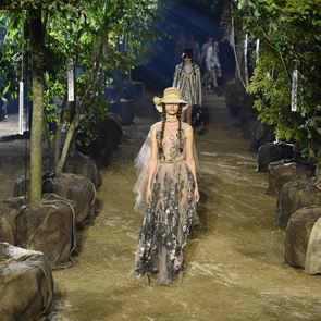 Вълшебно задкулисие: как бе създадена колекцията пролет-лято 2020 на &lt;em>Dior&lt;/em>