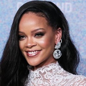 Бащата на Риана е заразен с коронавирус. Какво направи тя