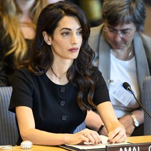 Амал &lt;em>Клуни&lt;/em> напуска поста си в британския парламент