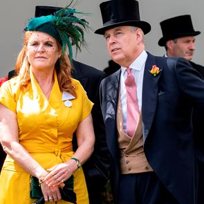 Съдят <em>принц</em> <em>Андрю</em> и Сара Фъргюсън заради хижа в Швейцария