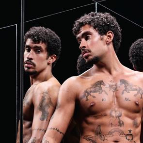 Bad Bunny не оставя нищо на въображението в новата кампания на Calvin Klein