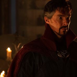 Бенедикт Къмбърбач ни кани в Мултивселената на лудостта