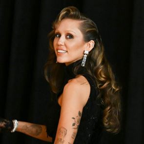 Майли Сайръс и голямото й преобразяване на Оскарите