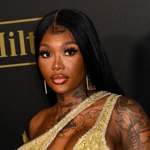 Summer Walker се разделя с приятеля си, въпреки че е бременна от него