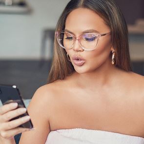 &lt;em>Криси&lt;/em> &lt;em>Тейгън&lt;/em> каза &quot;сбогом&quot; на профила си в Twitter