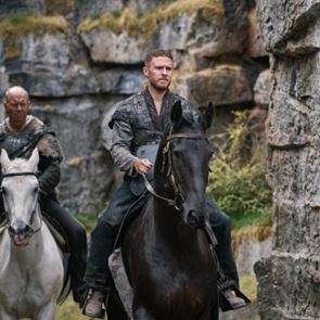 Легендите за крал Артур оживяват на екрана в &quot;Кралят на зимата