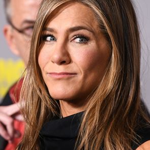 Кремът за 14 долара, който прави <em>Дженифър</em> <em>Анистън</em> неотразима