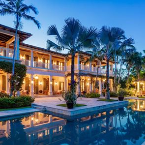 25 невероятни басейна в още по-невероятните имения на звездите (ГАЛЕРИЯ