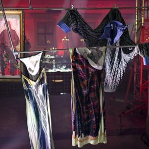 Yes, влюбени сме в дръзкия британски ексцентризъм на Glenn Martens H&amp;M