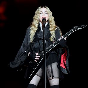 Концертът на &lt;em>Мадона&lt;/em> в Лондон бе прекратен извънредно