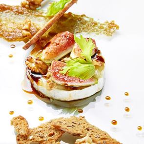 Смокини със сирене Камамбер – гастрономическият аристократ на лятото