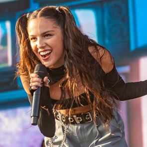 Кои са най-слушаните артисти и албуми на 2021 г