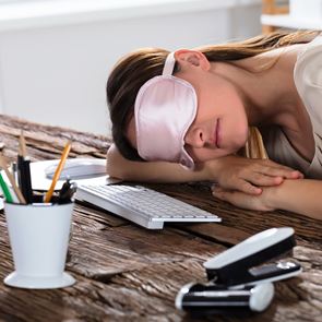 Винаги се чувствате уморени следобед? Ето как да се справите с проблема