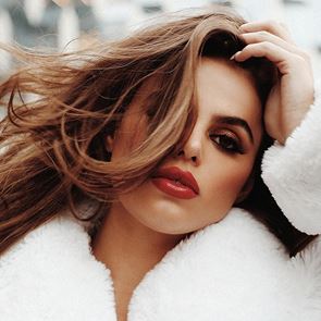 Брукс Нейдър облече IT моделите на новия сезон