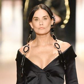 Деми Мур проговори за ревюто на Fendi