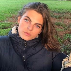 Лицата на новото десетилетие: да, това е синът на Елизабет Хърли