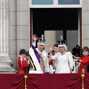 Вижте коледните картички на кралското семейство