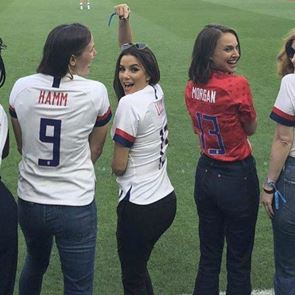 Ева Лонгория и Натали Портман основават женски футболен отбор