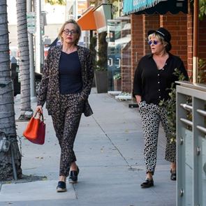 Как да носим леопардови шарки в ежедневието като &lt;em>Шарън&lt;/em> &lt;em>Стоун&lt;/em>