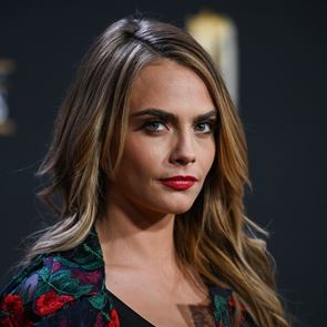 &lt;em>Кара&lt;/em> &lt;em>Делевин&lt;/em> се е разплакала на изпълнението на Риана на Super Bowl