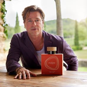 &lt;em>Брад&lt;/em> &lt;em>Пит&lt;/em> създаде грижа за кожата, вдъхновена от вино