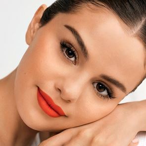 Лесен грим урок от &lt;em>Селена&lt;/em> &lt;em>Гомес&lt;/em>