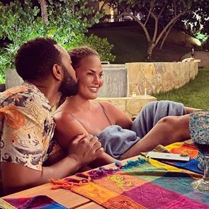 Емоционалното изпълнение, което Джон Леджънд посвети на &lt;em>Криси&lt;/em> &lt;em>Тейгън&lt;/em>