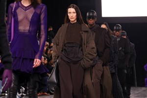 Burberry отново излезе извън кутията