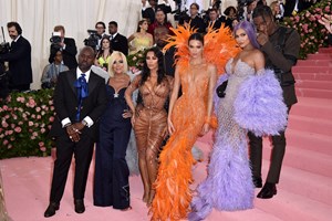 Визията на Бела Хадид за Met Gala 2020 потвърждава този тренд