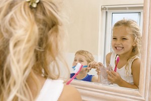 Всички истини и лъжи за детската козметика