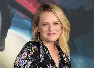 Елизабет Мос от  &quot;Историята на прислужницата&quot; очаква първото си дете